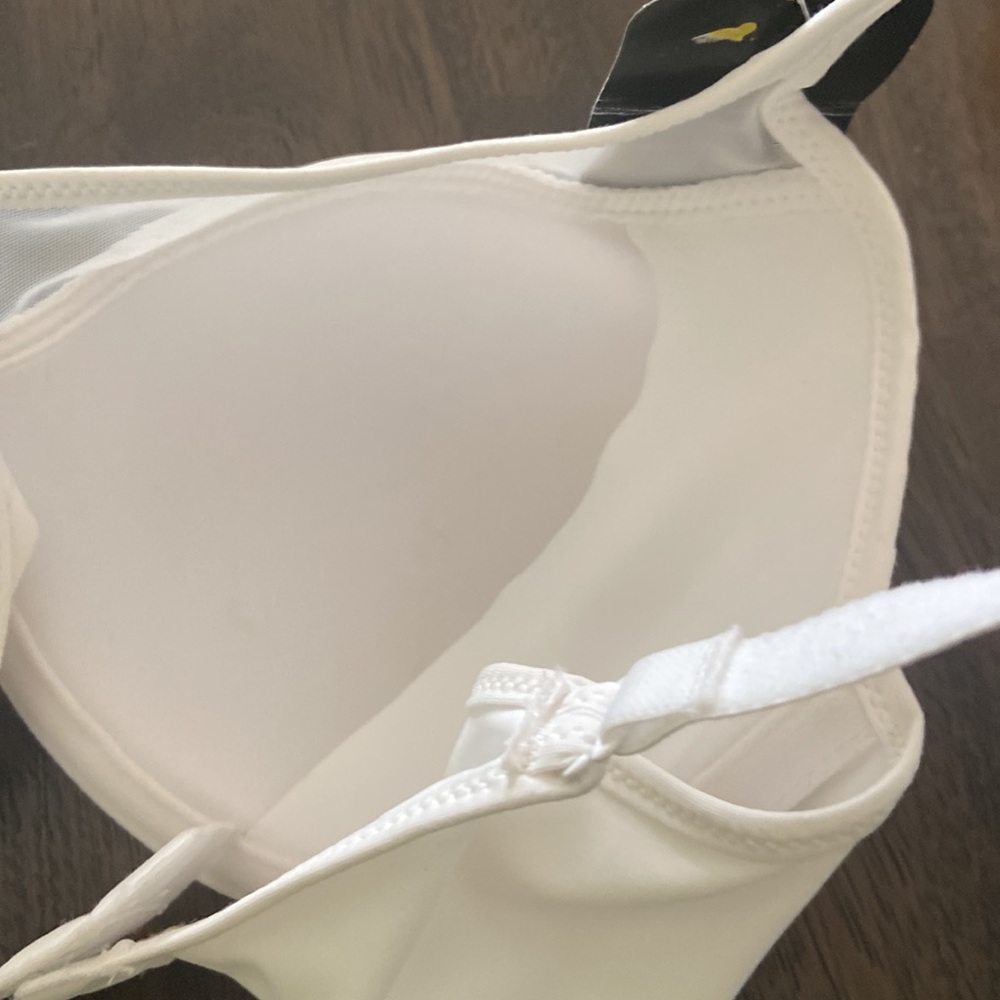 BALI 34C white comfortlite breathable bra NWT *some blue spots on front and back - Picture 10 of 14